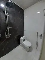 کامل مبله ۳ اتاق خوابی آپارتمان کرایه کوتاه مدت در کارتۀ چهار thumbnail 12