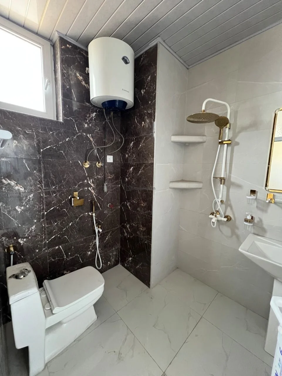 Elevator Apartment with 3 Bedrooms in Kart-e Chahar - 4