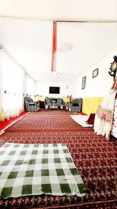 Spacious 4-bedroom house in Darulaman - 3